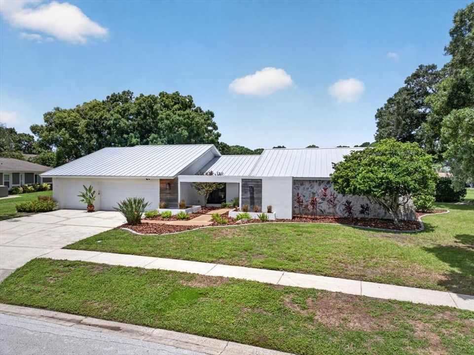 For Sale: $1,200,000 (4 beds, 2 baths, 3154 Square Feet)