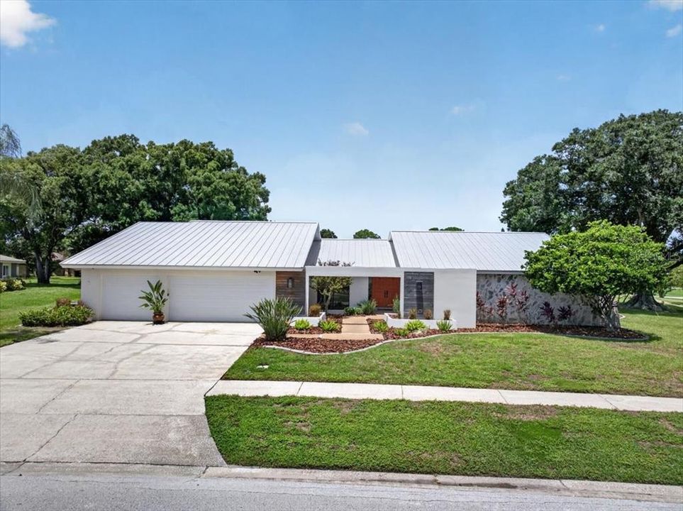 For Sale: $1,200,000 (4 beds, 2 baths, 3154 Square Feet)
