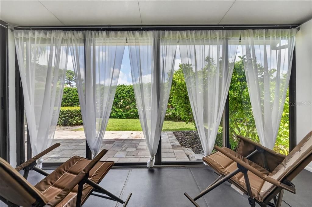 For Sale: $1,200,000 (4 beds, 2 baths, 3154 Square Feet)