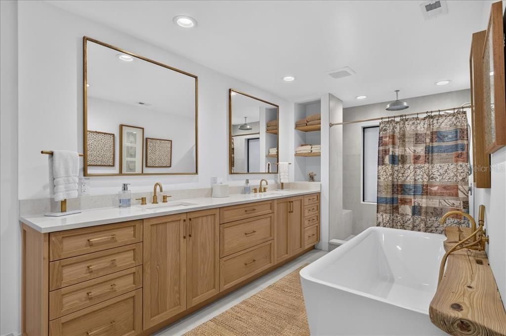 For Sale: $1,200,000 (4 beds, 2 baths, 3154 Square Feet)