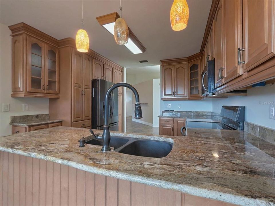 For Sale: $445,000 (3 beds, 2 baths, 1711 Square Feet)