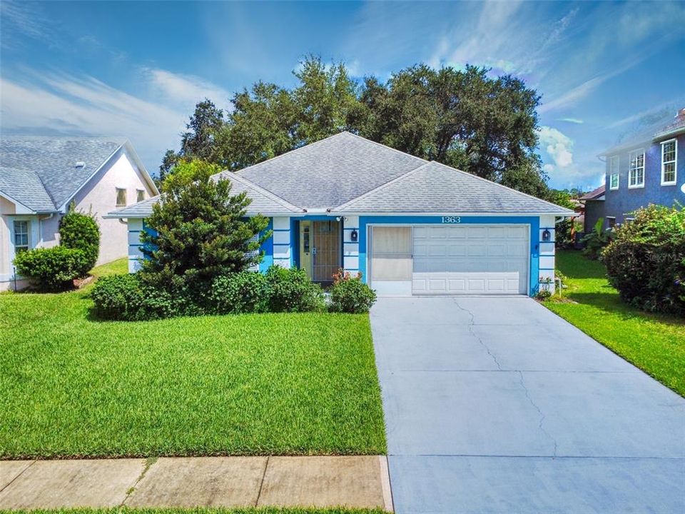 For Sale: $445,000 (3 beds, 2 baths, 1711 Square Feet)