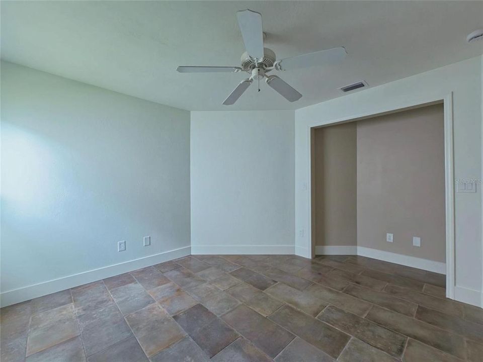 For Sale: $445,000 (3 beds, 2 baths, 1711 Square Feet)