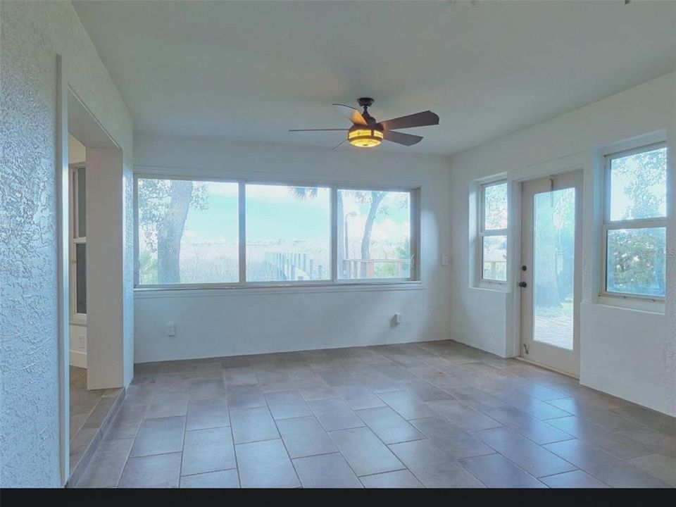 For Sale: $445,000 (3 beds, 2 baths, 1711 Square Feet)