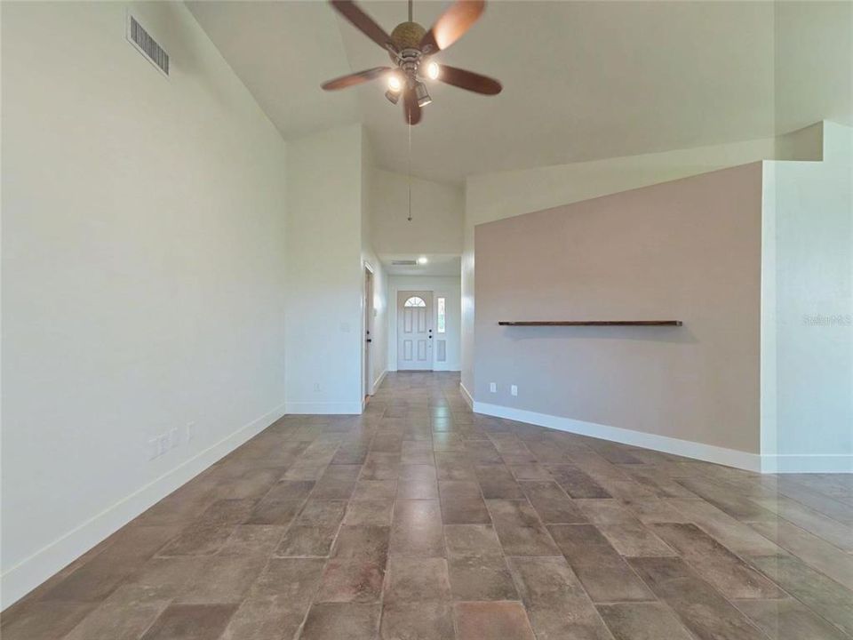 For Sale: $445,000 (3 beds, 2 baths, 1711 Square Feet)