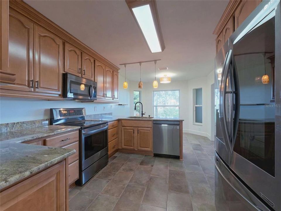 For Sale: $445,000 (3 beds, 2 baths, 1711 Square Feet)