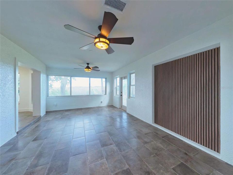 For Sale: $445,000 (3 beds, 2 baths, 1711 Square Feet)