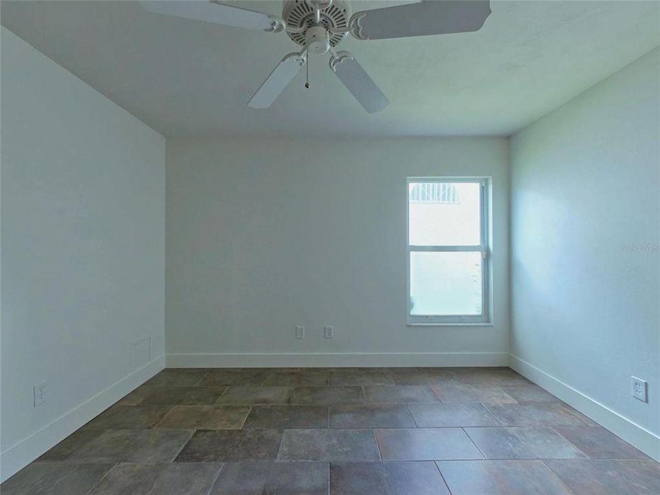 For Sale: $445,000 (3 beds, 2 baths, 1711 Square Feet)