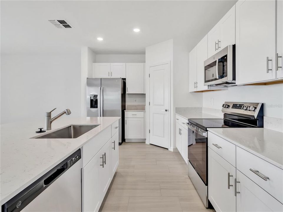 For Rent: $2,950 (4 beds, 2 baths, 1870 Square Feet)