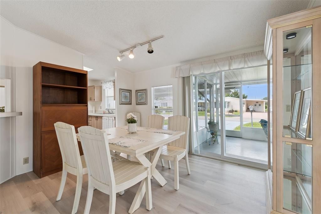 For Sale: $170,000 (2 beds, 2 baths, 1080 Square Feet)