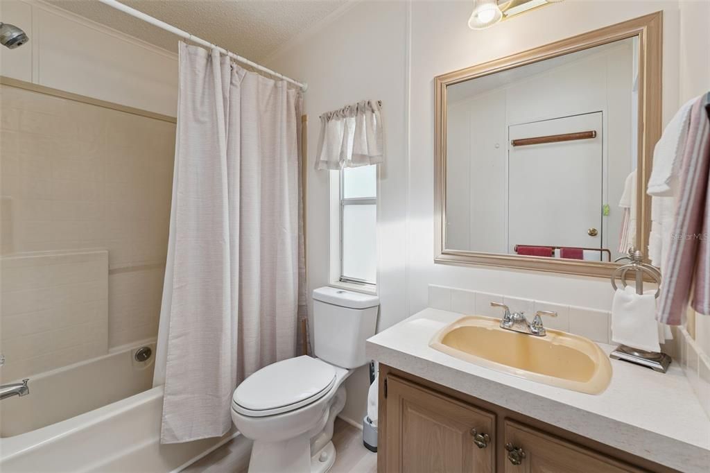 For Sale: $170,000 (2 beds, 2 baths, 1080 Square Feet)