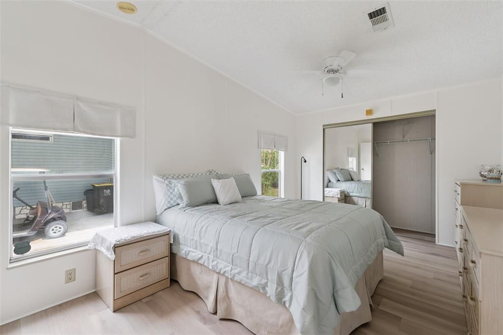 For Sale: $170,000 (2 beds, 2 baths, 1080 Square Feet)