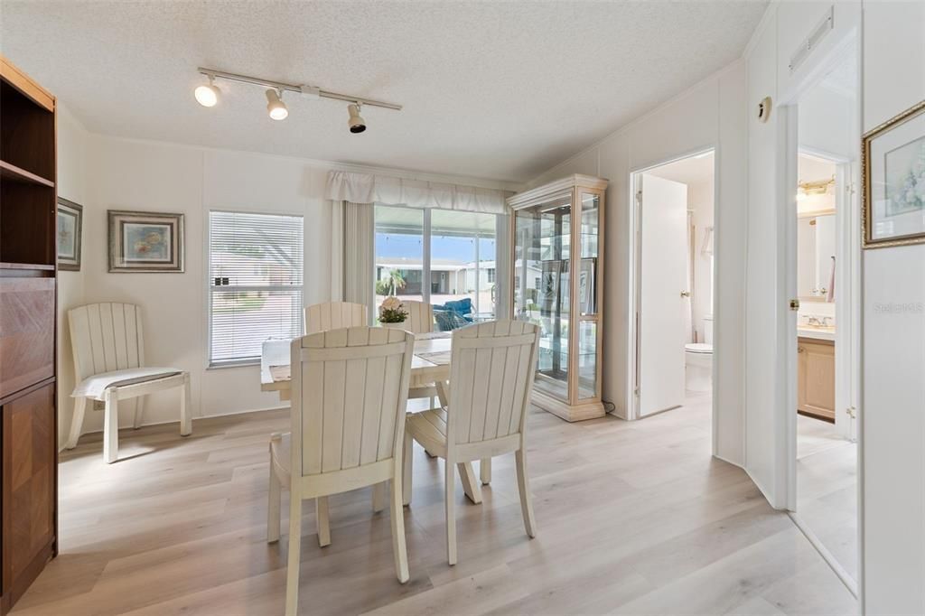 For Sale: $170,000 (2 beds, 2 baths, 1080 Square Feet)