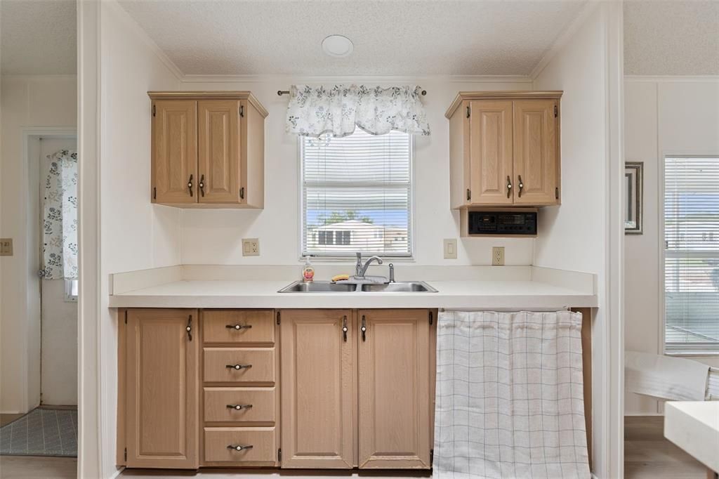 For Sale: $170,000 (2 beds, 2 baths, 1080 Square Feet)