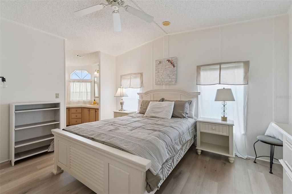 For Sale: $170,000 (2 beds, 2 baths, 1080 Square Feet)