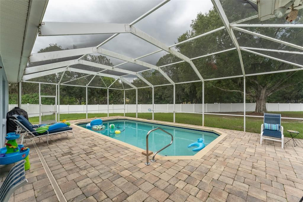For Sale: $599,000 (3 beds, 2 baths, 2414 Square Feet)
