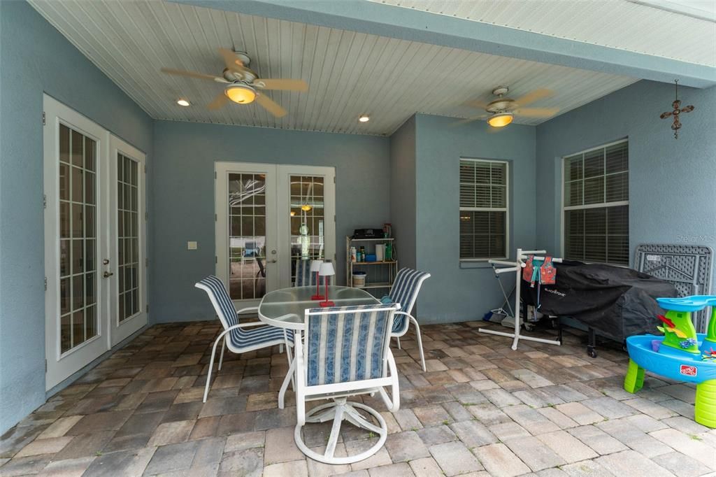 For Sale: $599,000 (3 beds, 2 baths, 2414 Square Feet)