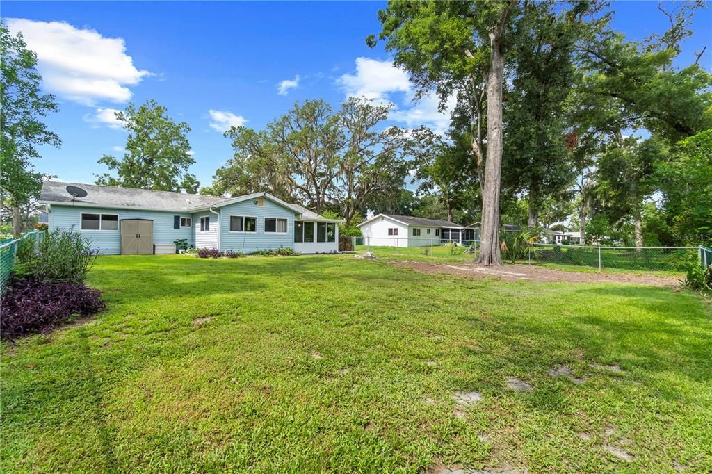 For Sale: $205,999 (2 beds, 2 baths, 1250 Square Feet)