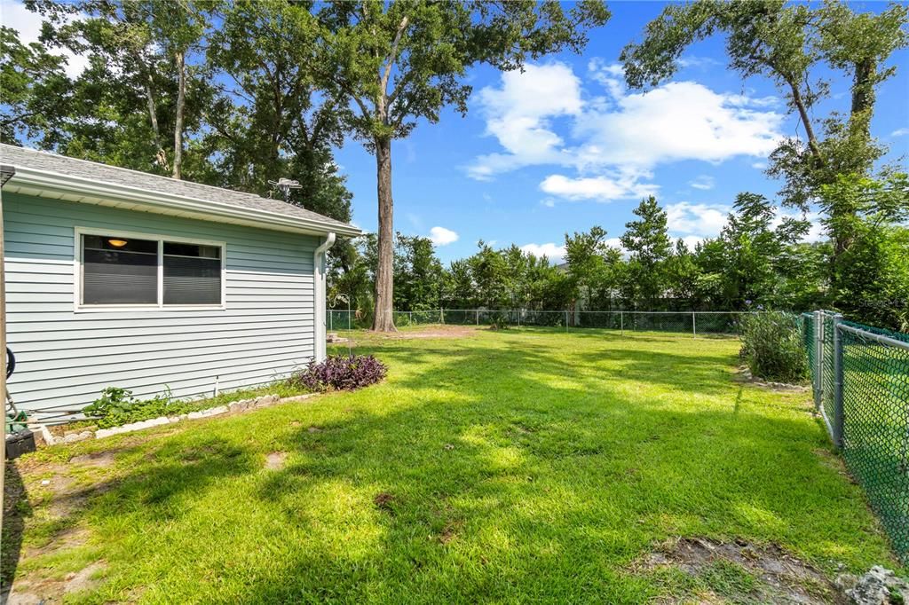 For Sale: $205,999 (2 beds, 2 baths, 1250 Square Feet)