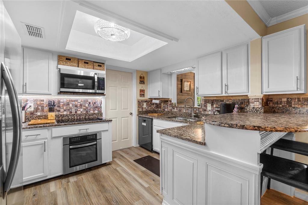 For Sale: $205,999 (2 beds, 2 baths, 1250 Square Feet)