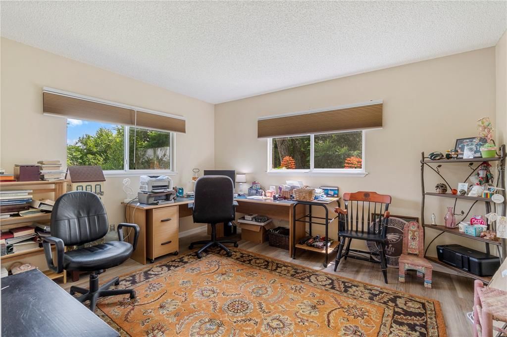 For Sale: $205,999 (2 beds, 2 baths, 1250 Square Feet)