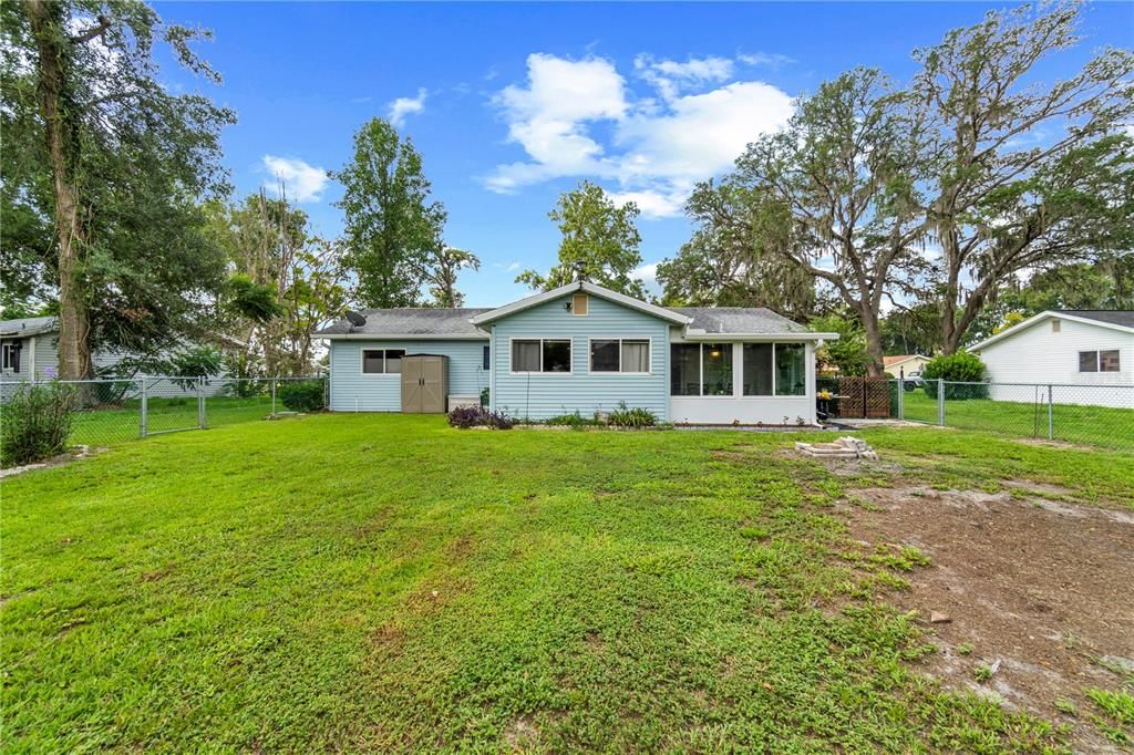 For Sale: $205,999 (2 beds, 2 baths, 1250 Square Feet)
