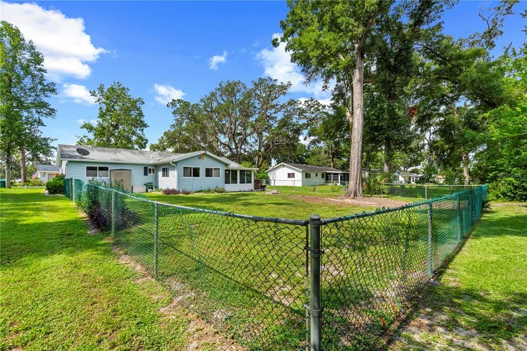 For Sale: $205,999 (2 beds, 2 baths, 1250 Square Feet)