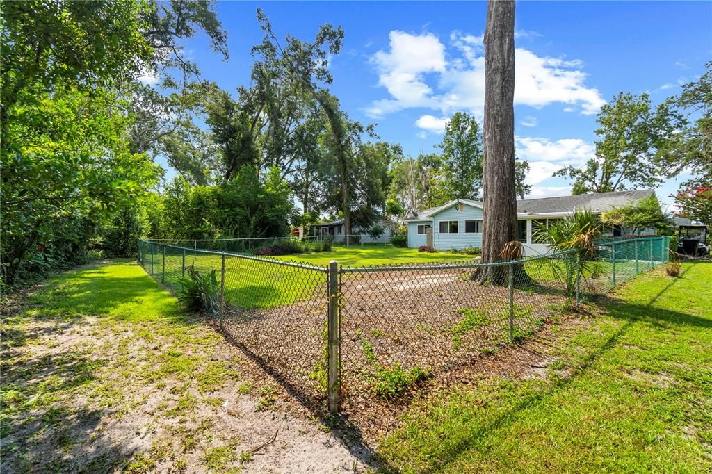 For Sale: $205,999 (2 beds, 2 baths, 1250 Square Feet)