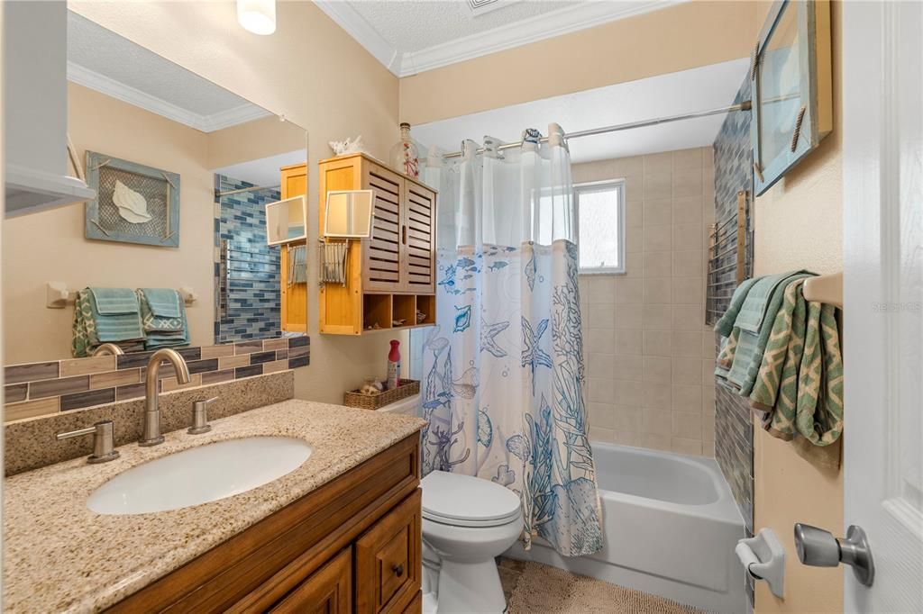 For Sale: $205,999 (2 beds, 2 baths, 1250 Square Feet)