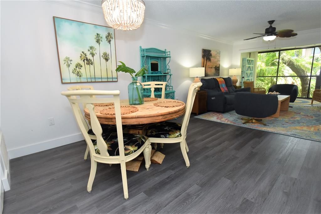 For Sale: $289,000 (1 beds, 1 baths, 971 Square Feet)