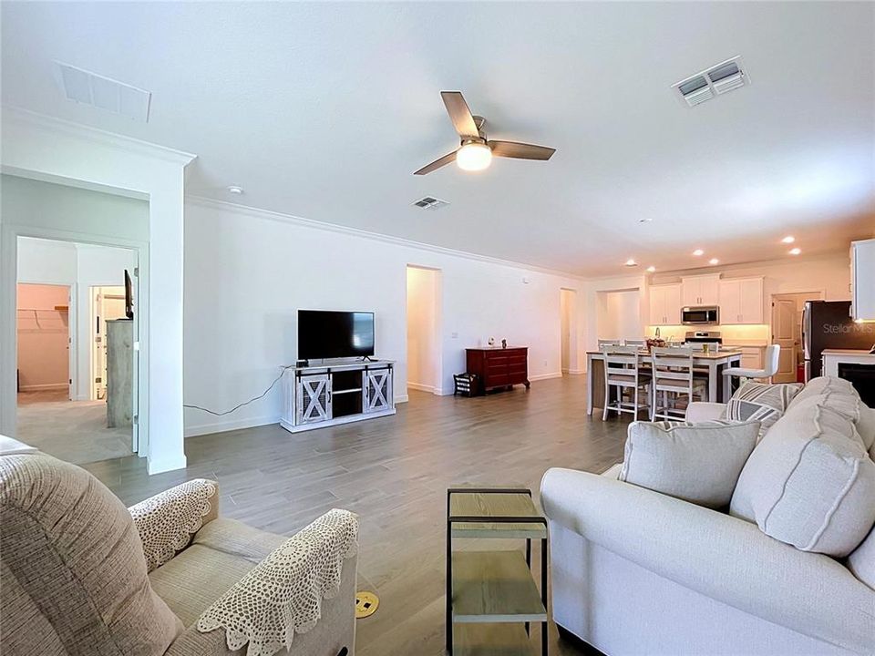 For Sale: $385,000 (3 beds, 2 baths, 2128 Square Feet)