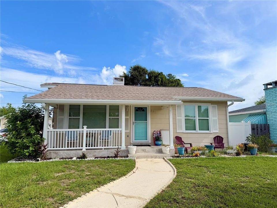 For Rent: $2,500 (3 beds, 2 baths, 1020 Square Feet)