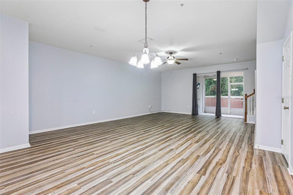 На продажу: $365,000 (3 спален, 2 ванн, 1961 Квадратных фут)