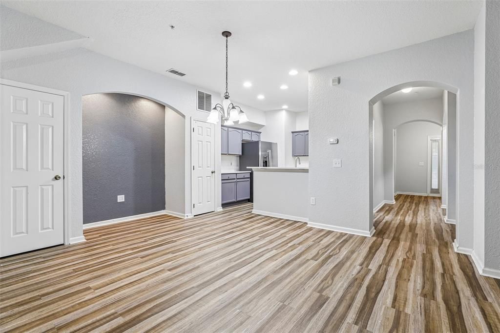 На продажу: $365,000 (3 спален, 2 ванн, 1961 Квадратных фут)