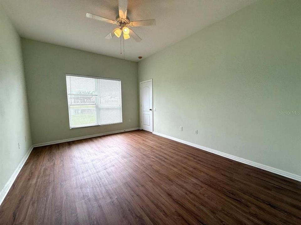 For Rent: $2,200 (4 beds, 2 baths, 2114 Square Feet)