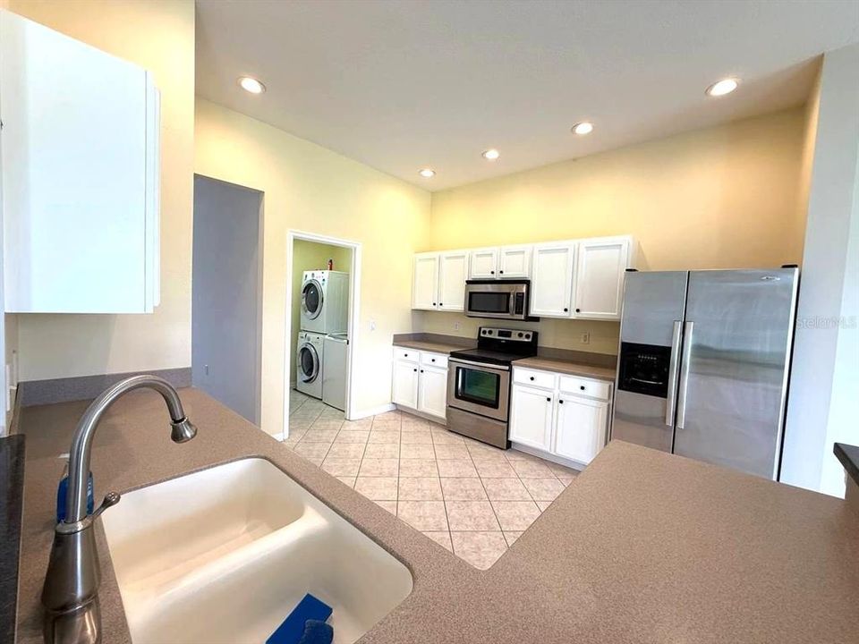 For Rent: $2,200 (4 beds, 2 baths, 2114 Square Feet)