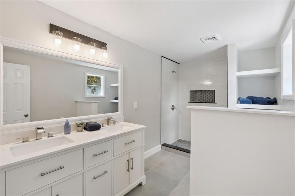 For Sale: $610,000 (5 beds, 3 baths, 2817 Square Feet)