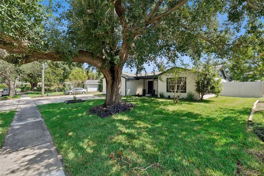 For Sale: $610,000 (5 beds, 3 baths, 2817 Square Feet)