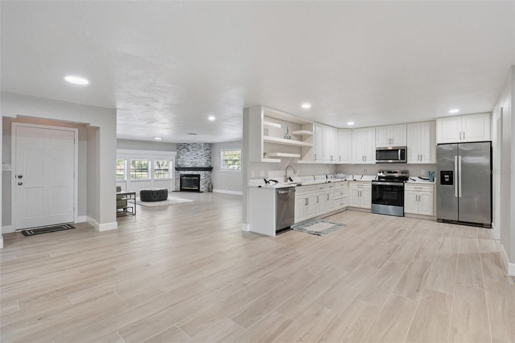 For Sale: $610,000 (5 beds, 3 baths, 2817 Square Feet)