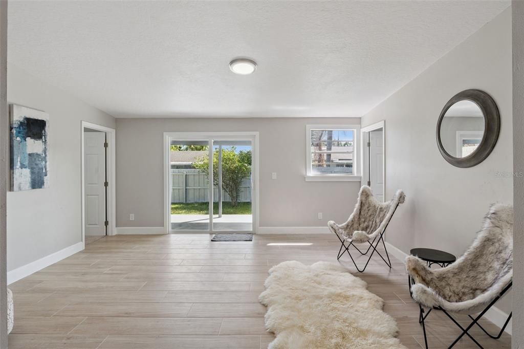 For Sale: $610,000 (5 beds, 3 baths, 2817 Square Feet)