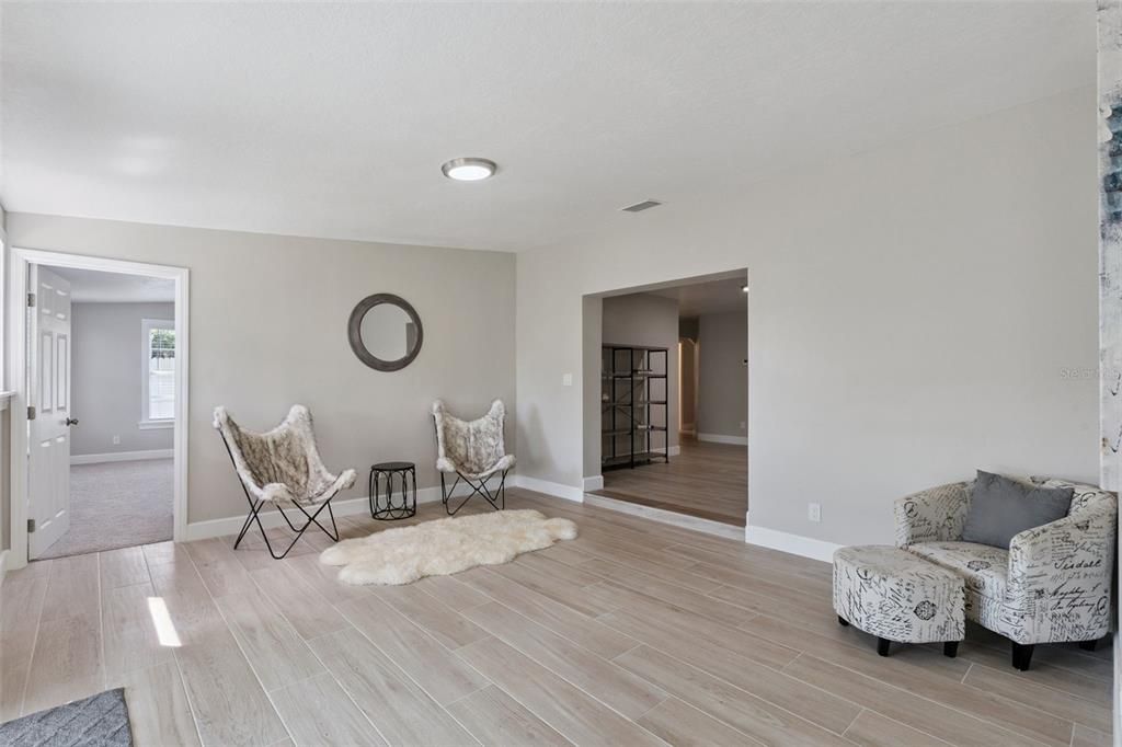 For Sale: $610,000 (5 beds, 3 baths, 2817 Square Feet)