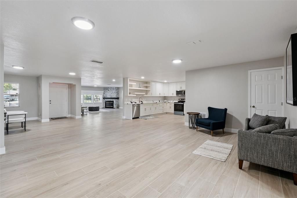 For Sale: $610,000 (5 beds, 3 baths, 2817 Square Feet)
