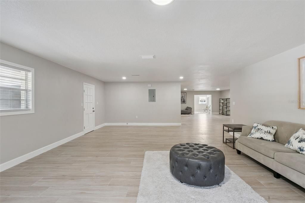 For Sale: $610,000 (5 beds, 3 baths, 2817 Square Feet)
