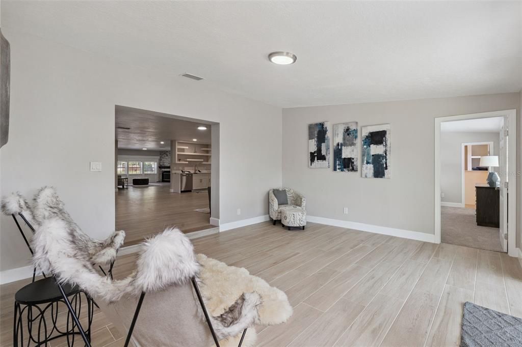 For Sale: $610,000 (5 beds, 3 baths, 2817 Square Feet)