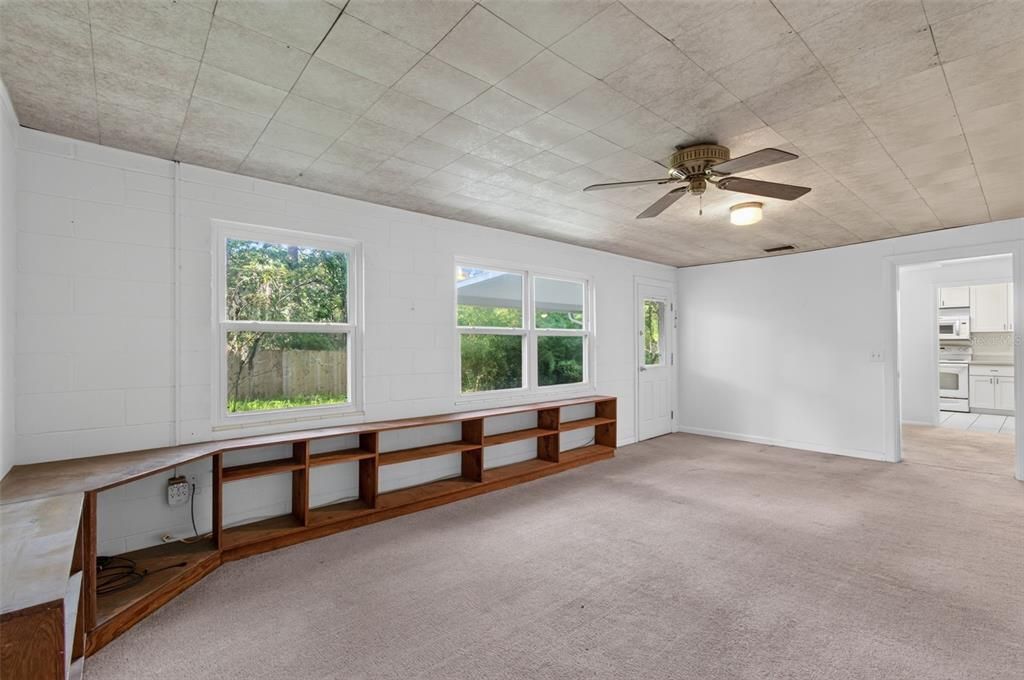 For Sale: $339,000 (4 beds, 2 baths, 2217 Square Feet)