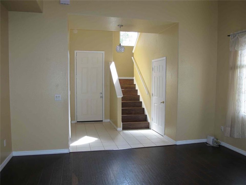 For Rent: $3,000 (4 beds, 2 baths, 2452 Square Feet)