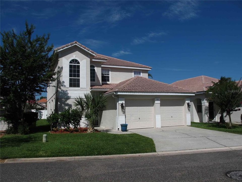 For Rent: $3,000 (4 beds, 2 baths, 2452 Square Feet)