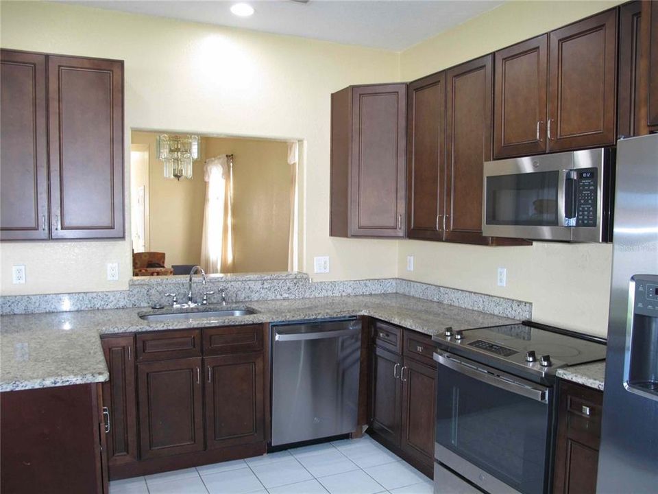 For Rent: $3,000 (4 beds, 2 baths, 2452 Square Feet)