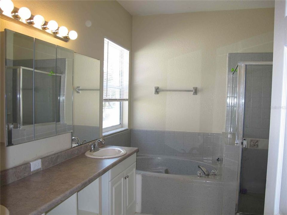 For Rent: $3,000 (4 beds, 2 baths, 2452 Square Feet)