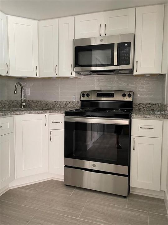 For Rent: $1,350 (1 beds, 1 baths, 607 Square Feet)